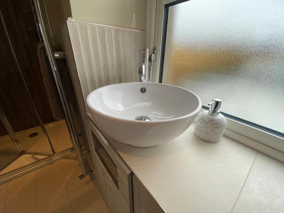 The Gate Lodge At Dunnanew - 4 Star- Sleeps 5 Seaforde Buitenkant foto